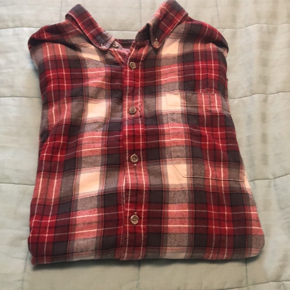 Eddie Bauer Relaxed Fit button down - Picture 7 of 8